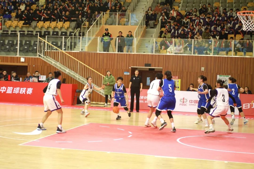 第 2 个：耐克中国高中篮球联赛西区赛在龙泉驿落幕