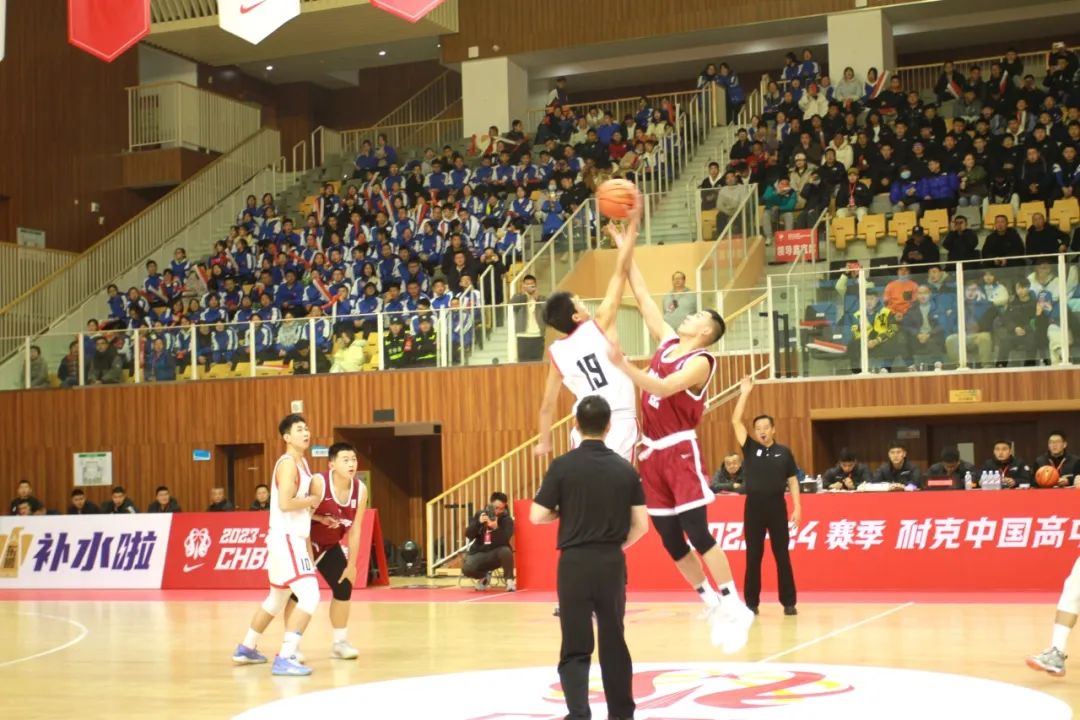 第 4 个：耐克中国高中篮球联赛西区赛在龙泉驿落幕