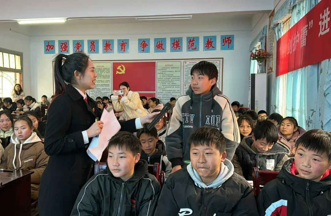 开学第一课 | 临湘法院@同学们:向校园欺凌say"no"!