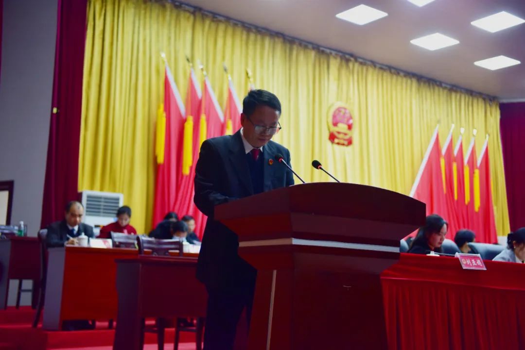 一年来,江永法院共受理各类案件4712件,审执结4517