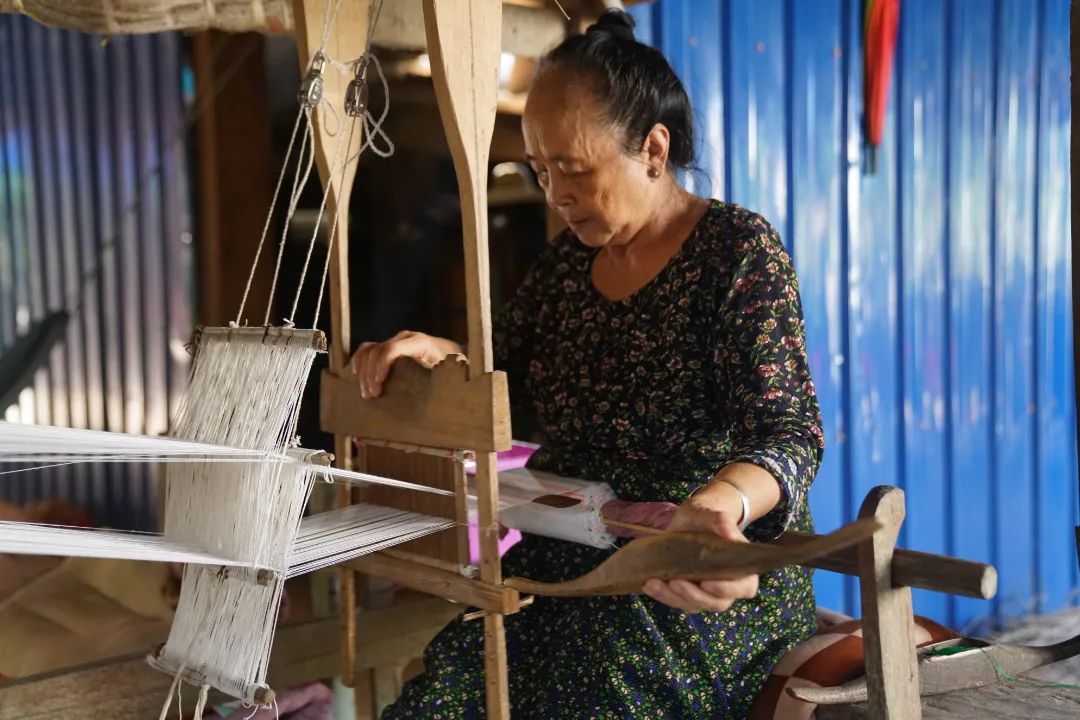 非遗体验活动10余场次,接待体验游客2万余人次,帮助手艺人以"指尖技艺