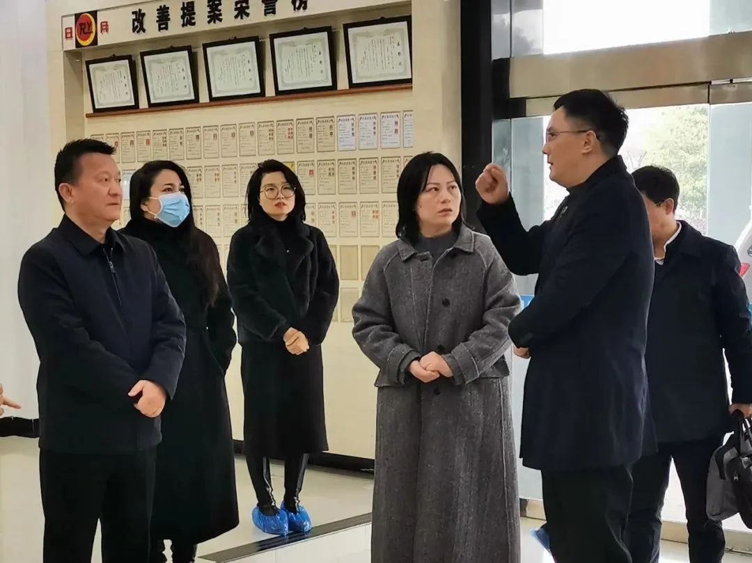 2月26日上午,省援疆指挥部党委书记,指挥长骆梅英一行走访调研鹿山