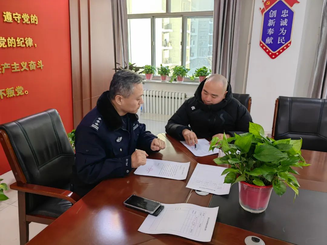 平安春运 交警同行丨约谈重点运输企业 确保车辆安全运行_澎湃号