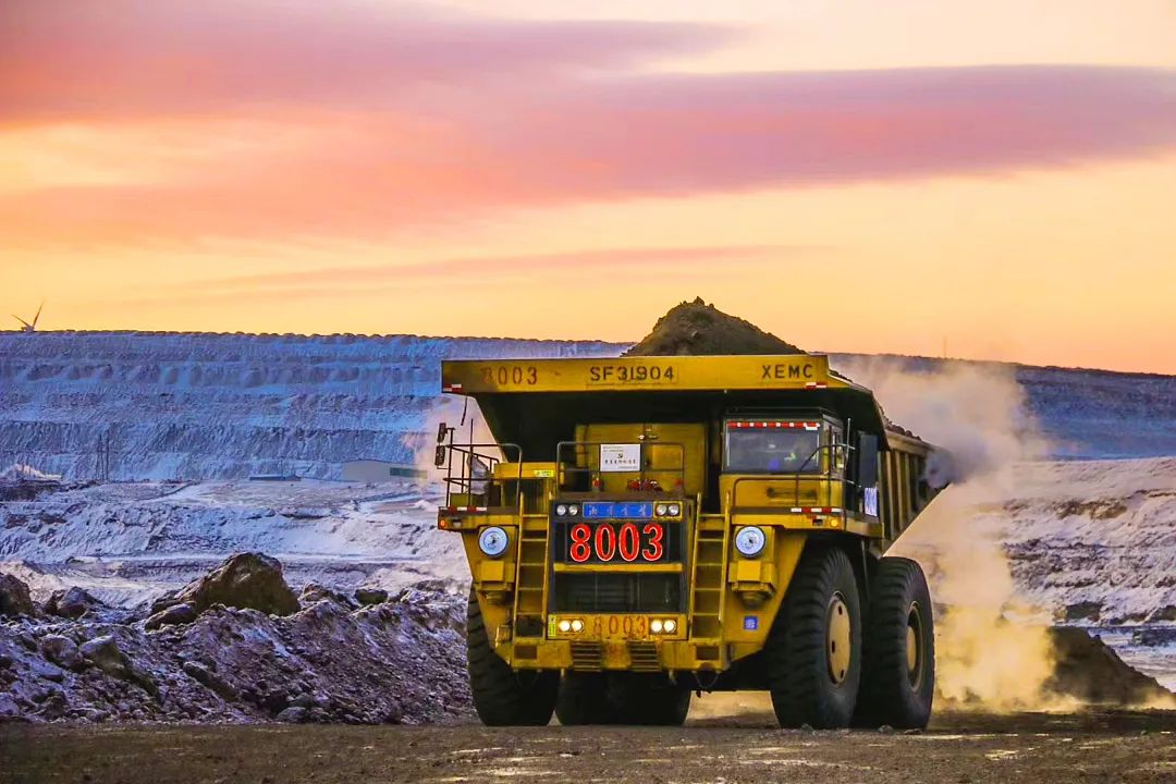 扎哈淖尔有片"海"