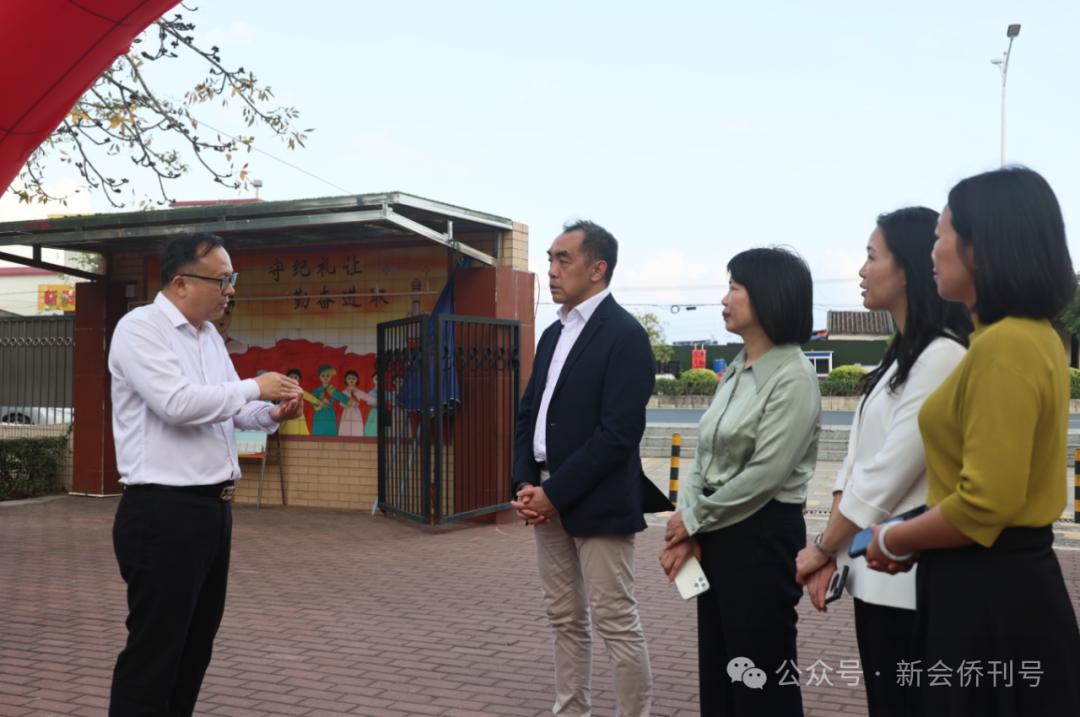 根在葵乡新会乡亲黄克竞博士后人返乡探亲缅怀先祖爱国爱乡善举