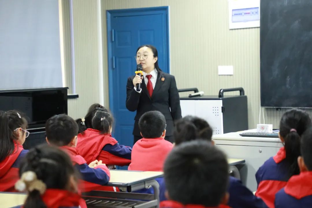 永红街道政法委员颜弢,永红街道政法局支部书记薛波,清潭一社区党委