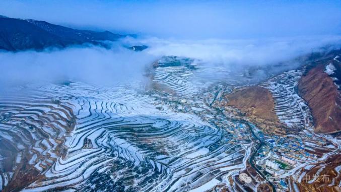 榆中云雾缭绕 光影氤氲 每一帧都如诗如画!