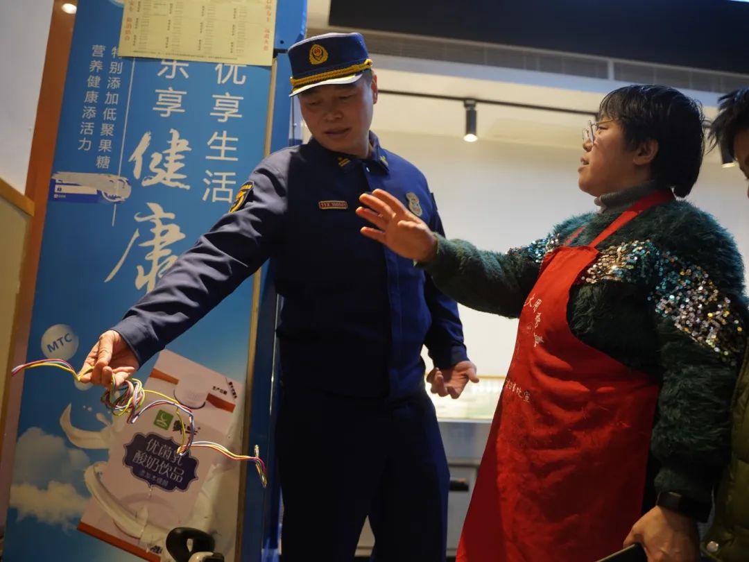 涉电动自行车违规停放!_澎湃号·政务_澎湃新闻-the paper