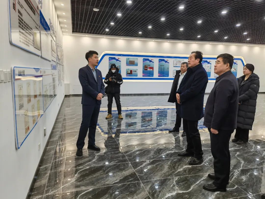 听取安图县科协负责人汇报后,陈耀辉对安图县科协扎实推进基层科协