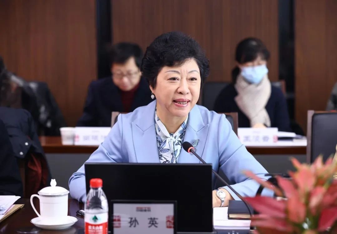 会议成立了以住房和城乡建设部原副部长宋春华为组长的专家审查组