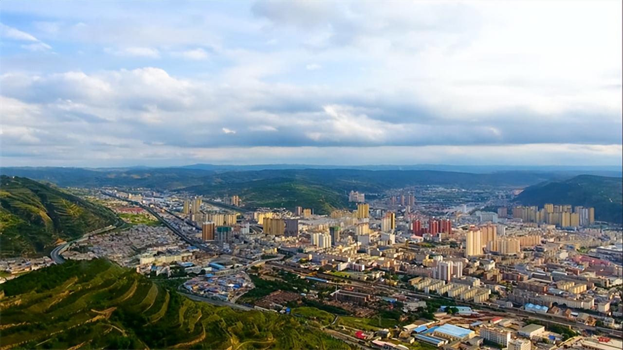 哼着《上春山》,来定西看山,看水,看春天!