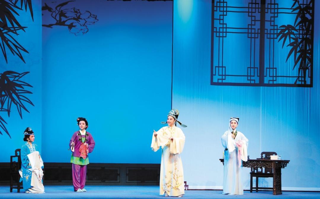 "周末剧场"是诸暨剧院于2009年起就推出的惠民演出品牌,多年来已形成