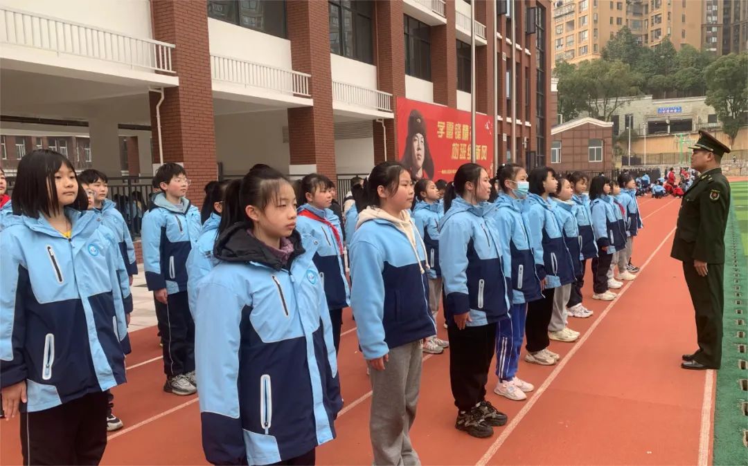 3月1日,枫树山莲湖小学举行了学雷锋精神,树班级新风主题系列活动