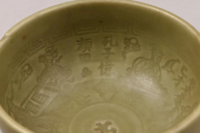 評判は明時代　七官青磁　丼鉢　茶碗　箱付　唐物　中国美術　サイズ：幅17.5cm 高8.5cm 青磁