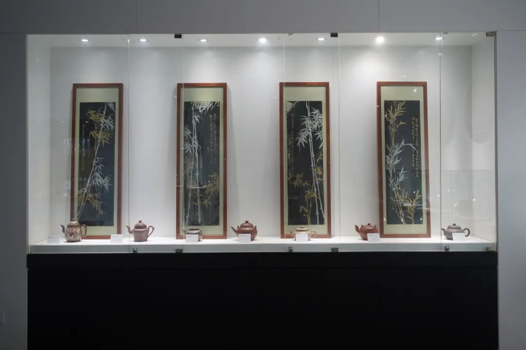 储氏父子生于紫砂世家,他们为了收藏紫砂器皿不仅跑遍全国,同时,也