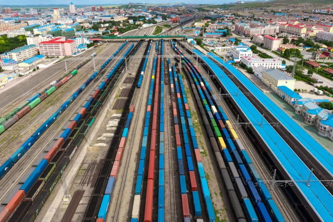 新华社专访刘振芳:奋力推动铁路高质量发展 为服务和支撑中国式现代化