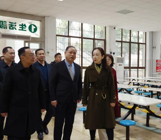 张白云前往浏阳市督导食品安全工作