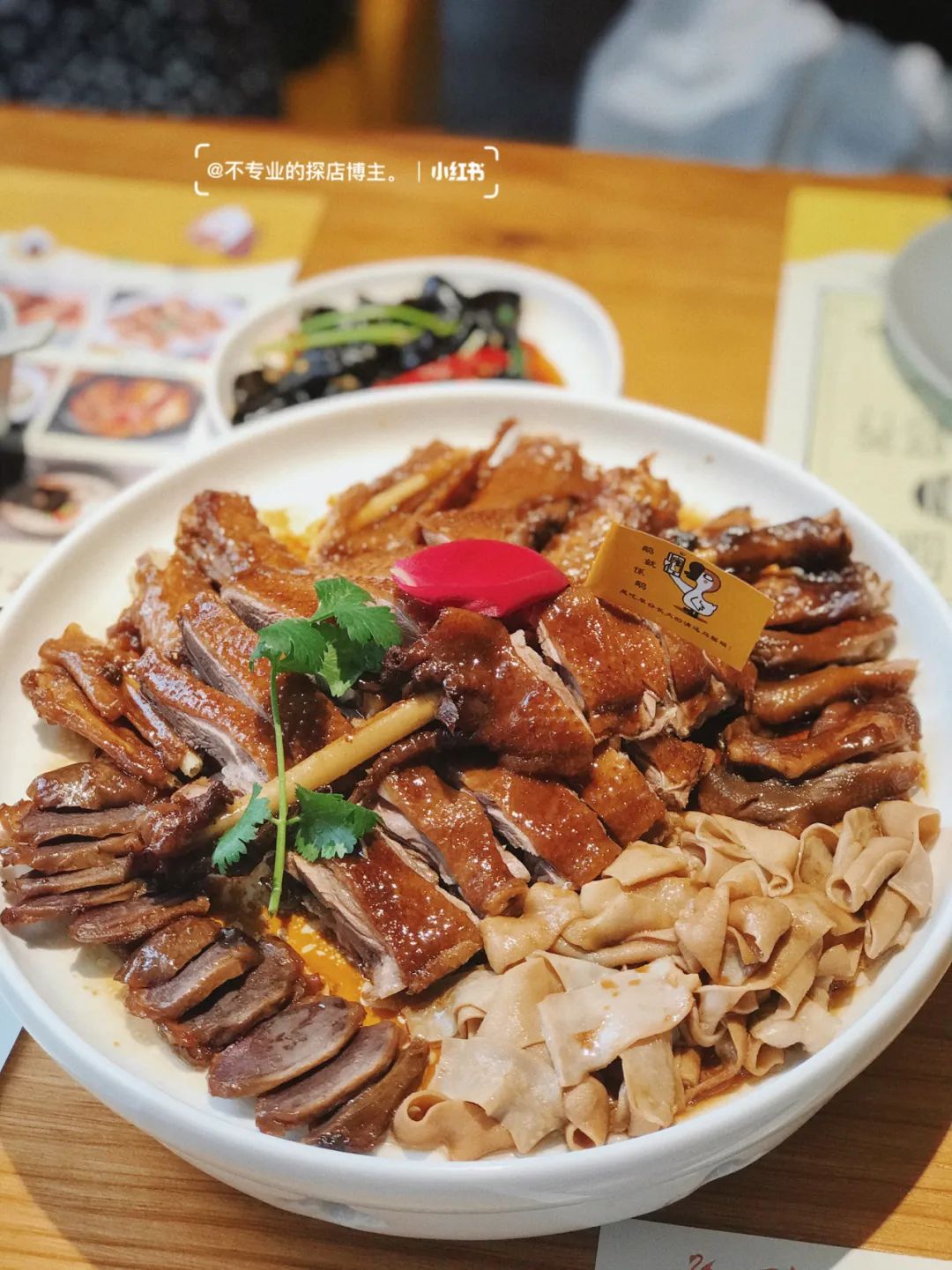 1717肥权鹅乸煲除了碌鹅,在清远还有一家很有名的鹅煲.