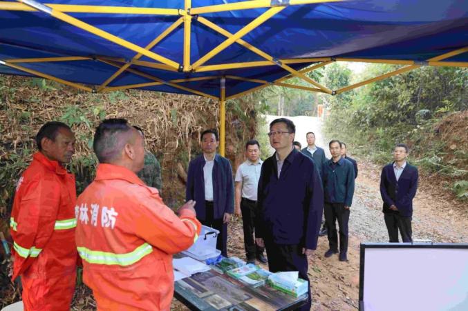 姜山督导检查森林防灭火工作并巡林时强调:抓实抓细森林防灭火工作