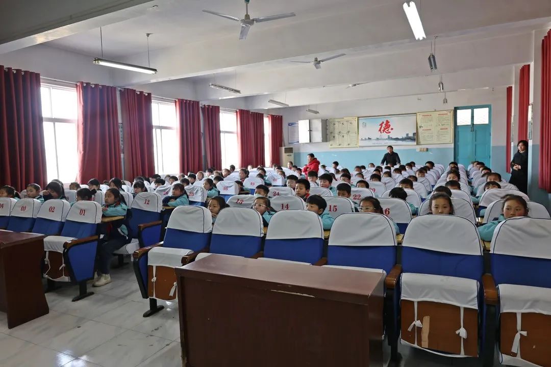 【普法强基】浚县法院到浚县第二实验小学开展送法进校园活动_澎湃号