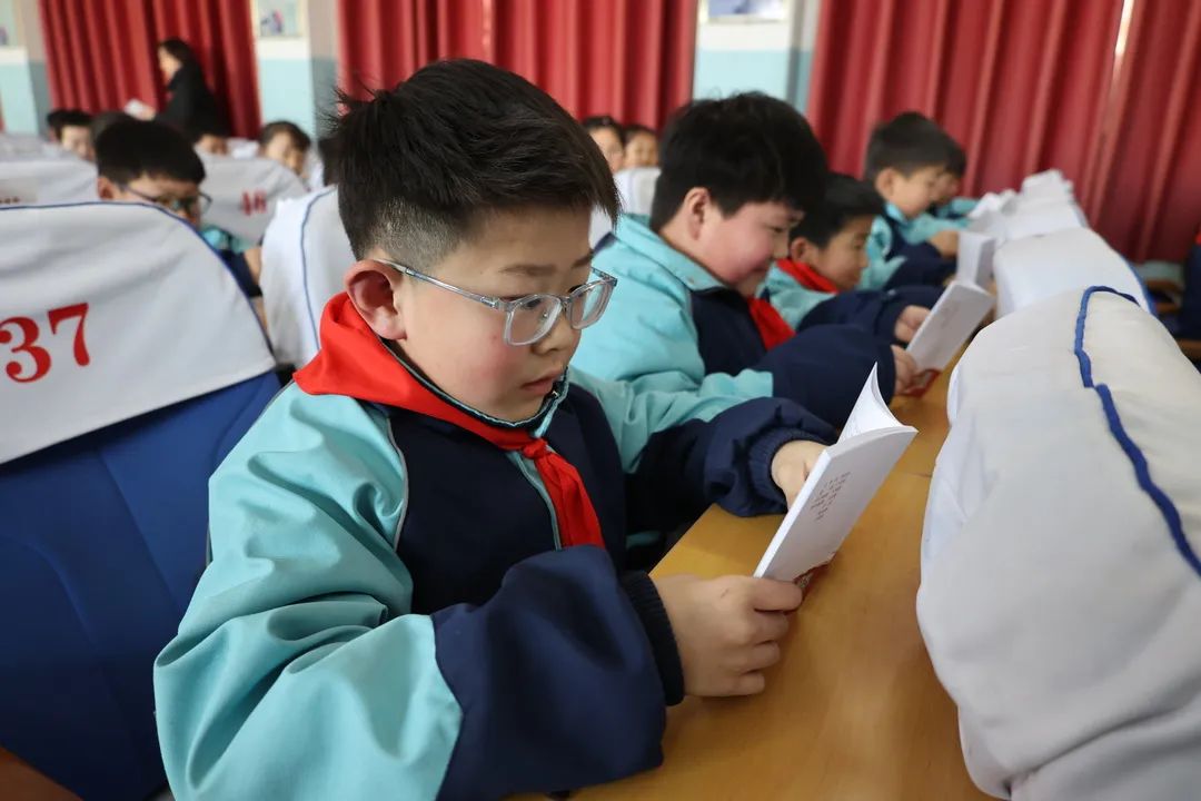 【普法强基】浚县法院到浚县第二实验小学开展送法进校园活动_澎湃号