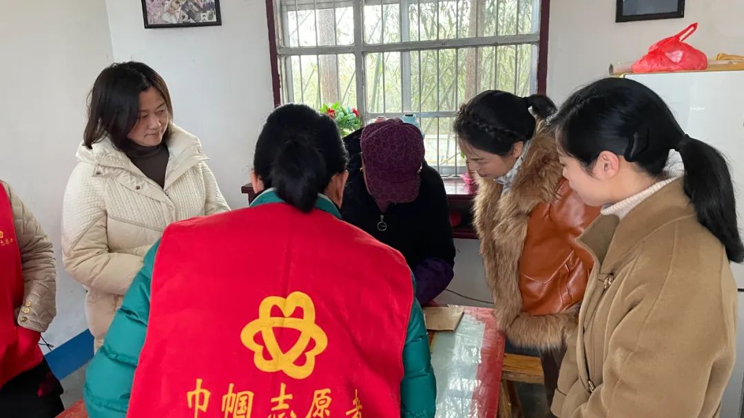 巾帼显担当 爱心送温暖|潜山市妇联联合巾帼志愿者协会开展慰问大病