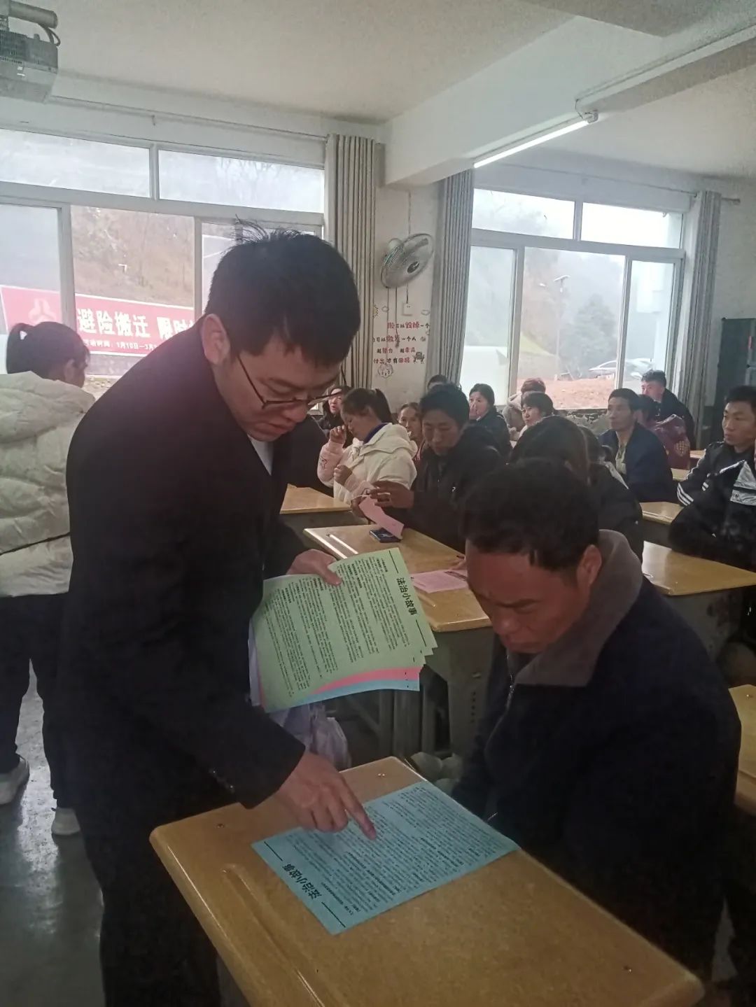 盐津法院:普法进校园 敲响法治"上课铃"_澎湃号·政务_澎湃新闻-the