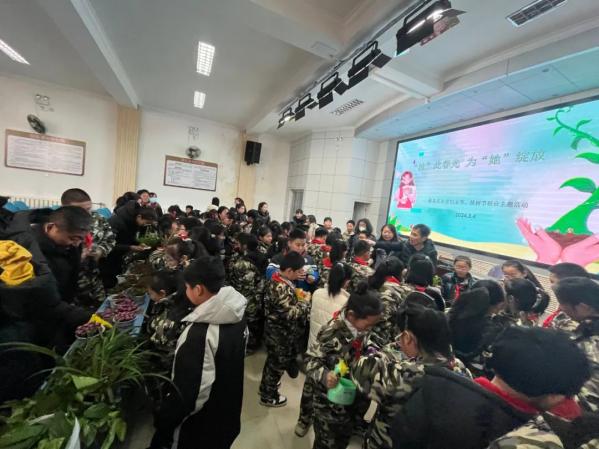 【网络文明】"植"此春光,为"她"绽放——蔡各庄小学妇女节,植树节联合