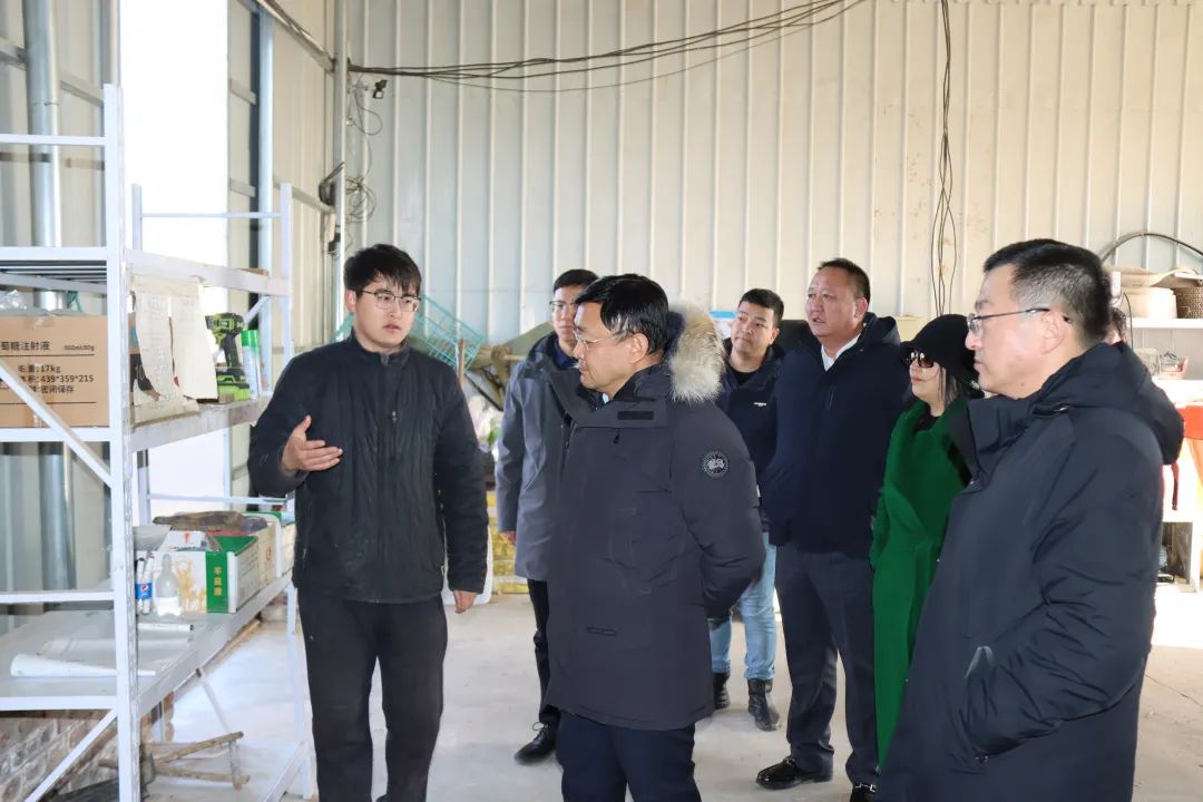 市人大常委会农牧工委主任罗建勋,旗人大常委会副主任李月生,白朝格吉