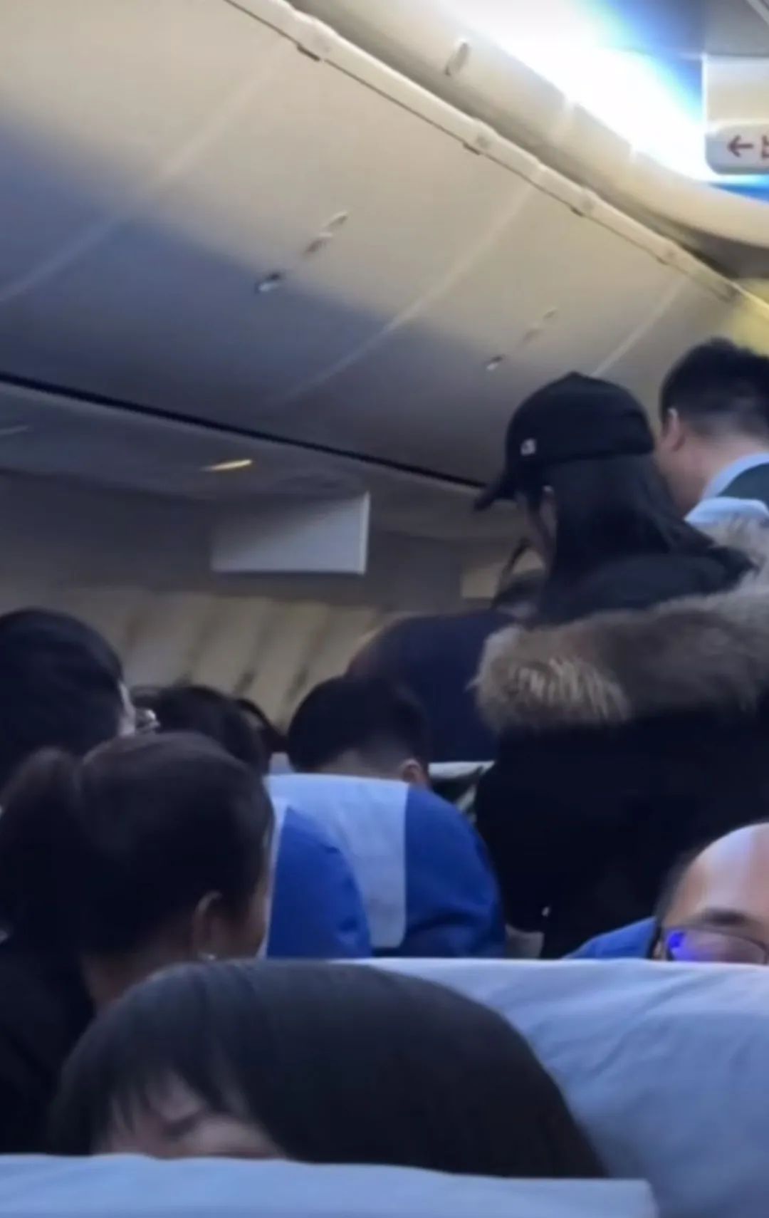 飞机上乘客突然发病,航班提前65分钟到达!