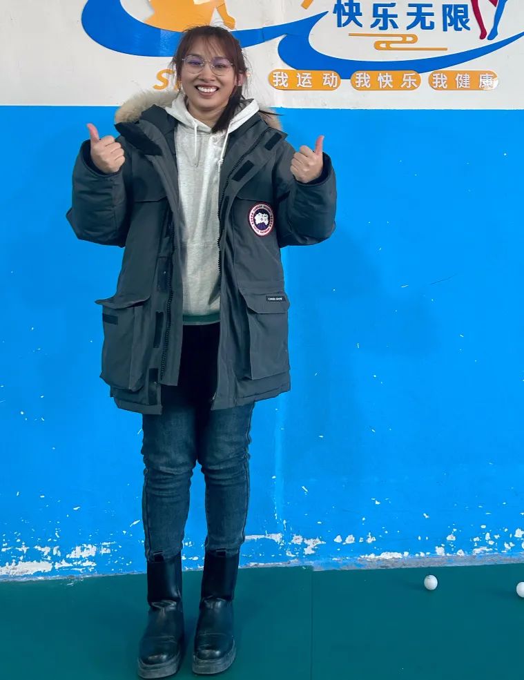 赞高铁巾帼绘中车风华