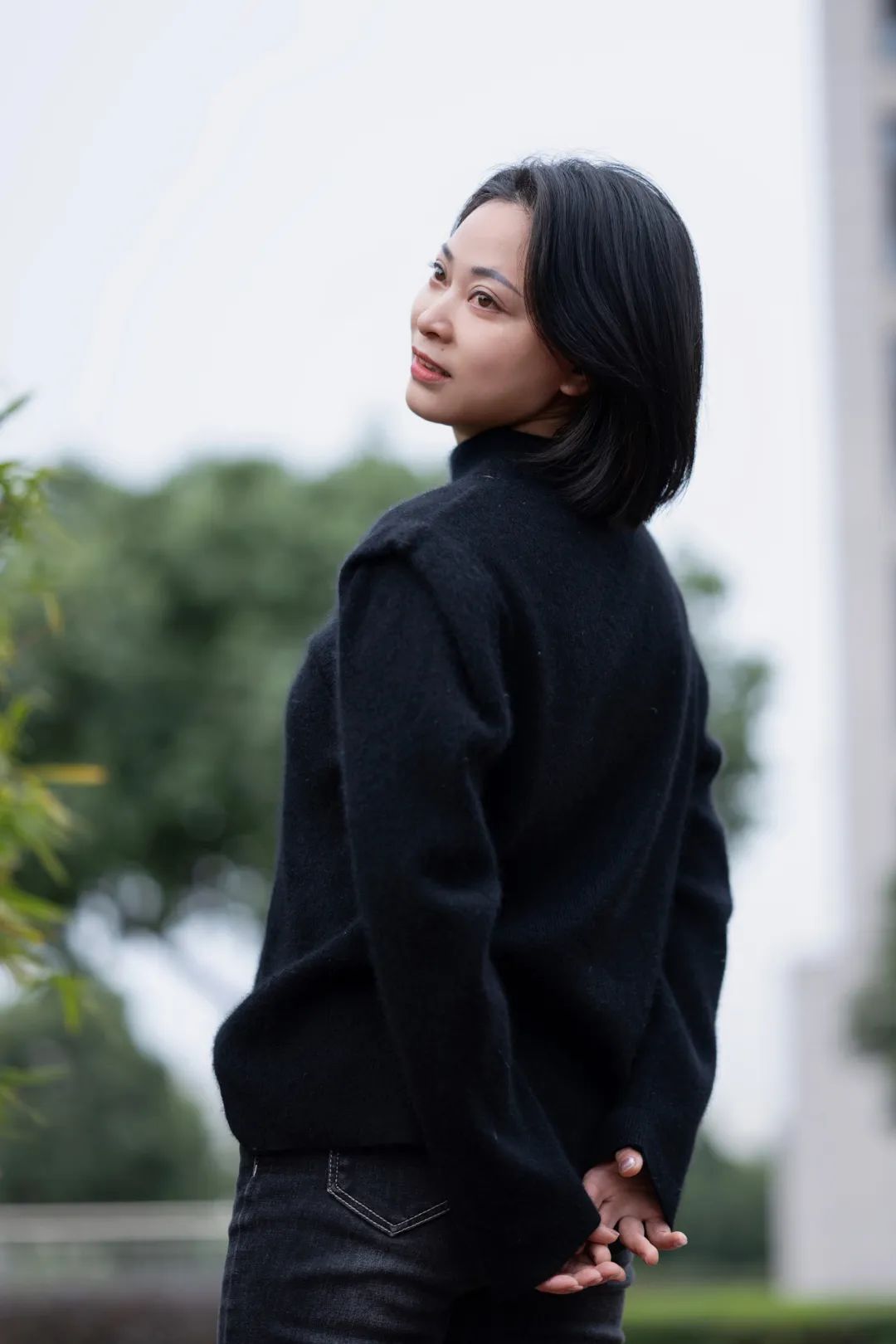 赞高铁巾帼绘中车风华