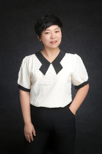 职业规划与就业指导教研室兼职教师,国家注册高级礼仪培训师,国家注册