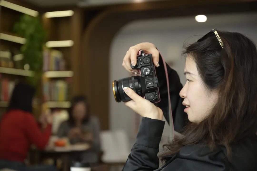 日子里祝所有女神们节日快乐乘风破浪 闪闪发光供稿|政治处施雯原标题