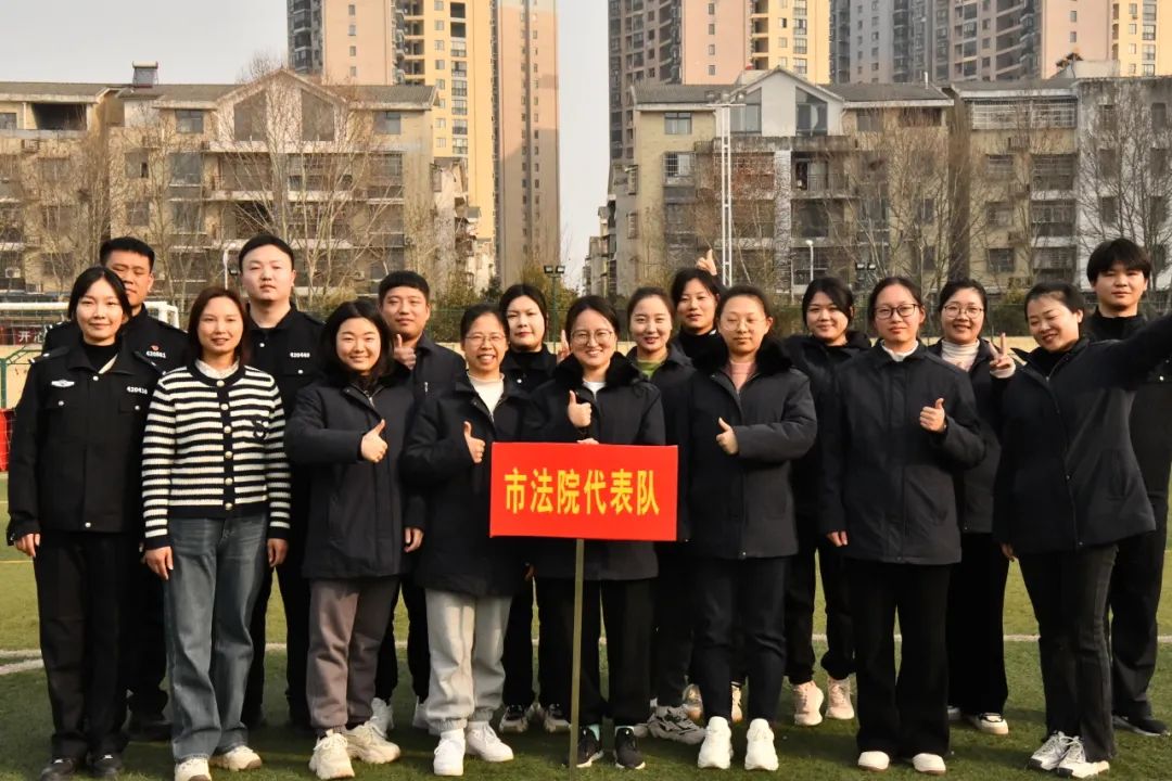 3月7日下午,宜城法院十余名干警来到宜城市第二中学,参加"紫薇花"庆"
