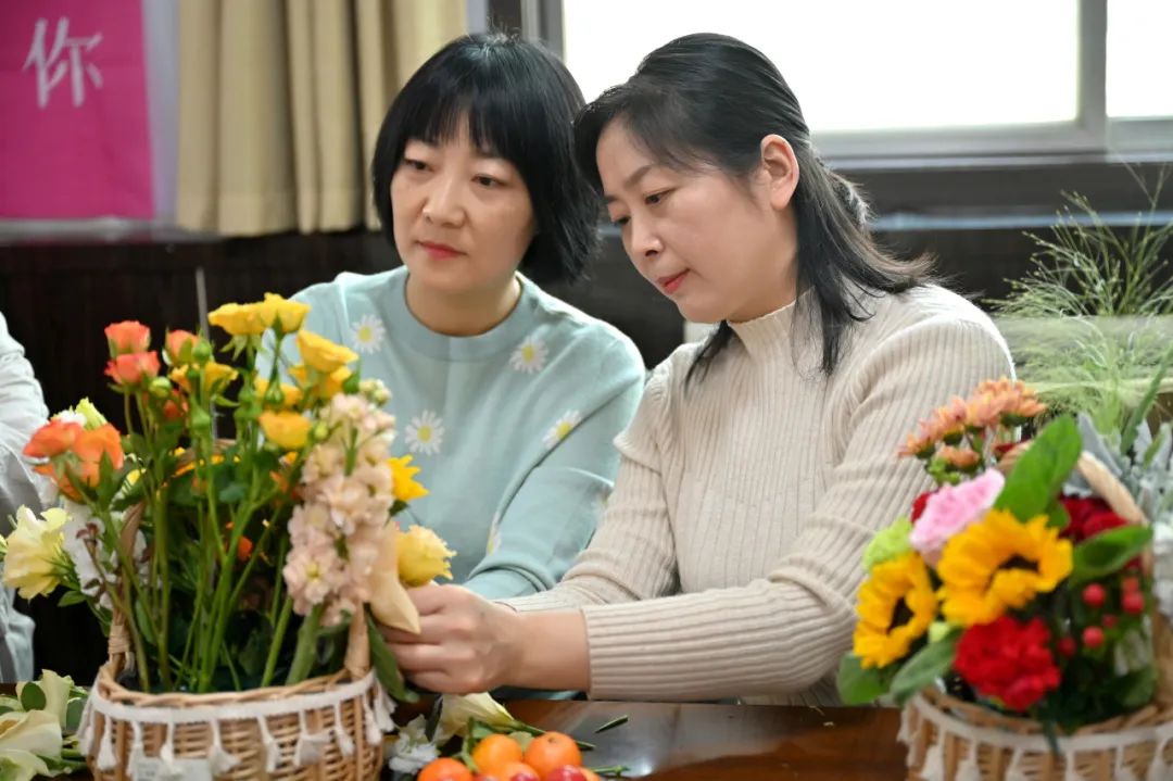 华州区法院:举办"春之韵 "庆"三·八"主题插花活动_澎湃号·政务_澎湃