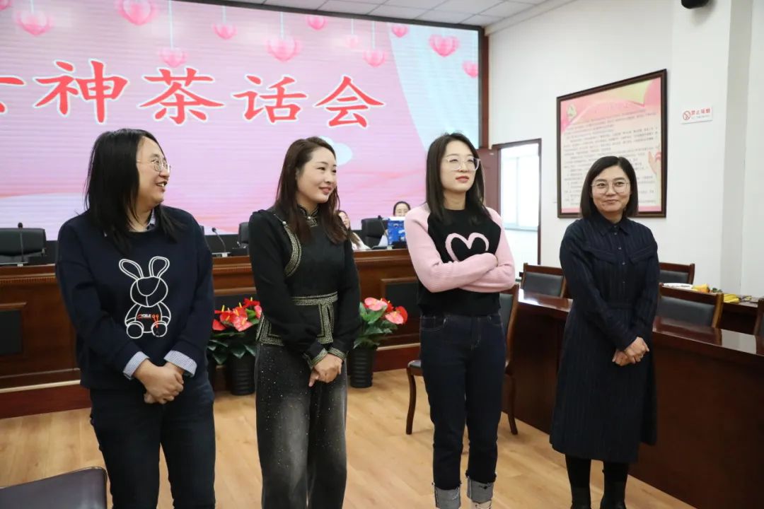 四子王旗一中的女女图片