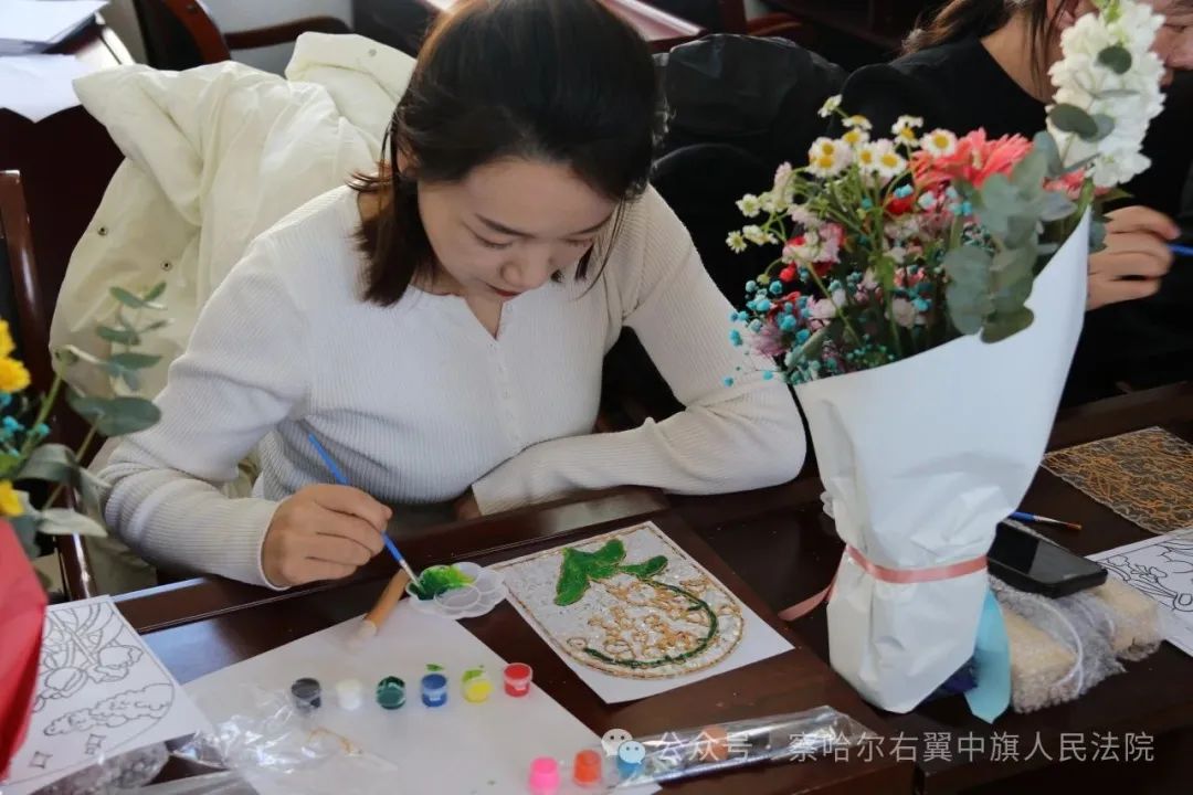 奋进新征程 巾帼绽芳华——察右中旗人民法院举办"魅力巾帼,手绘玻璃