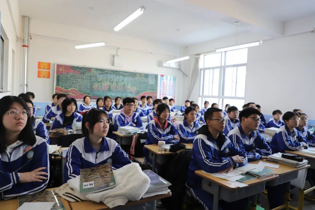 【女法官国际日】送法进校园 护航青少年_澎湃号