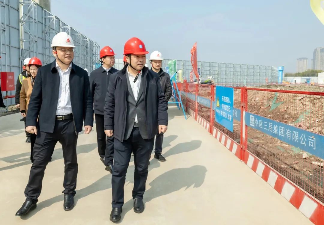 市委书记仲旭东在调研妇女儿童工作时强调:用心用情用力开创妇儿事业