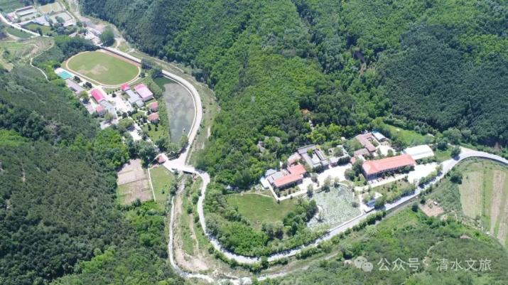 草长莺飞与清水相约红堡镇草莓采摘园让我们在清水汤峪温泉,七彩庄园