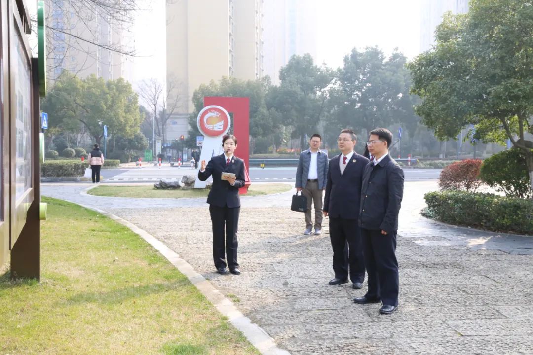 座谈会上,吴小强检察长汇报了经开区检察院2023年检察工作情况,分析了