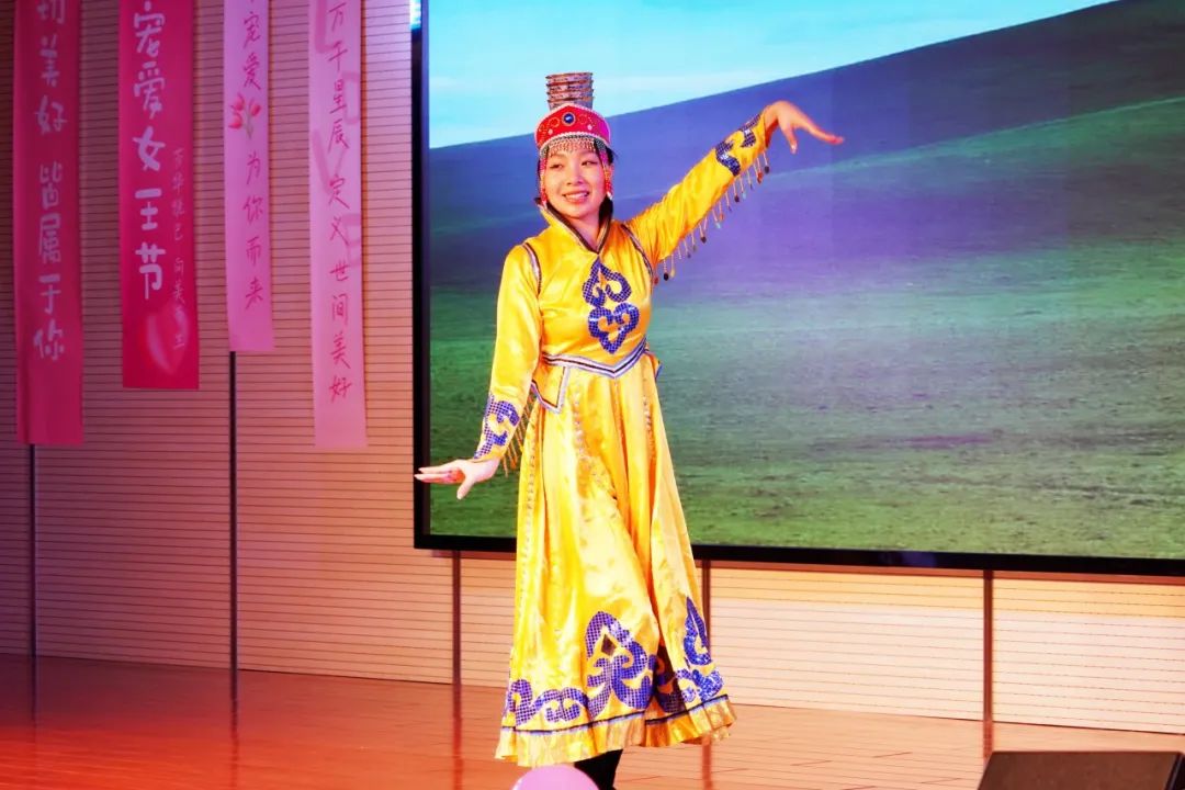 她们的每一面,都闪闪发光_澎湃号·政务_澎湃新闻-the paper