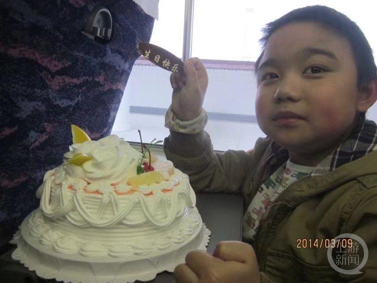 甩开命运的嘲弄,被预言"活不过18岁"的男孩迎来19岁