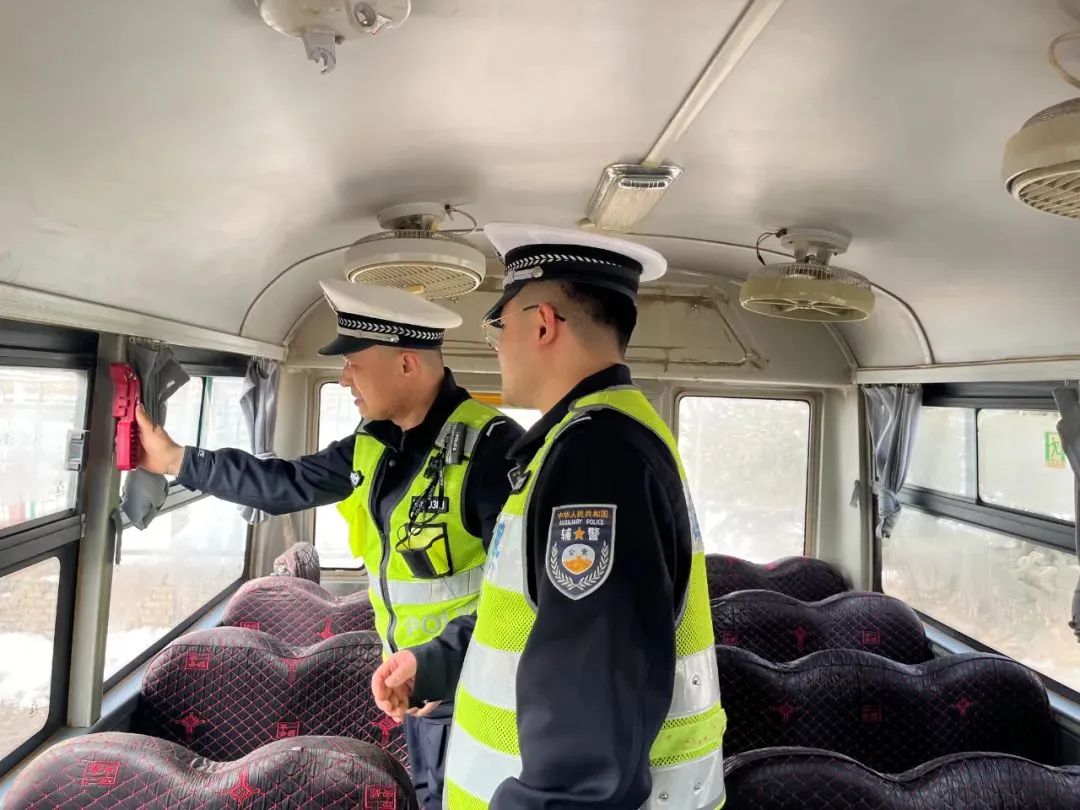 守护平安 | 固原交警持续开展交通秩序专项整治_澎湃号·政务_澎湃