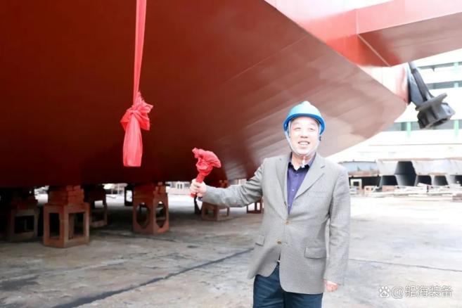 上海双希海事发展有限公司及江龙船艇等单位相关负责人出席吉水仪式