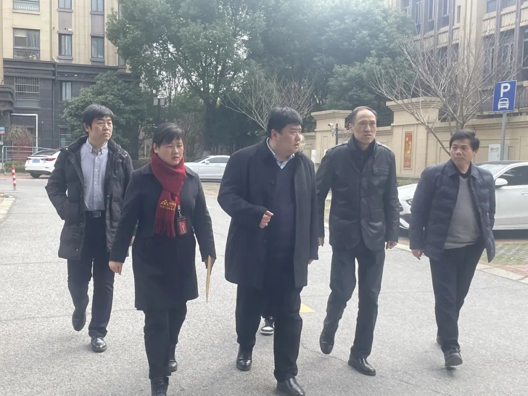 3月7日下午,市物业中心副主任张焱带队来金调研住宅物业12345热线诉求