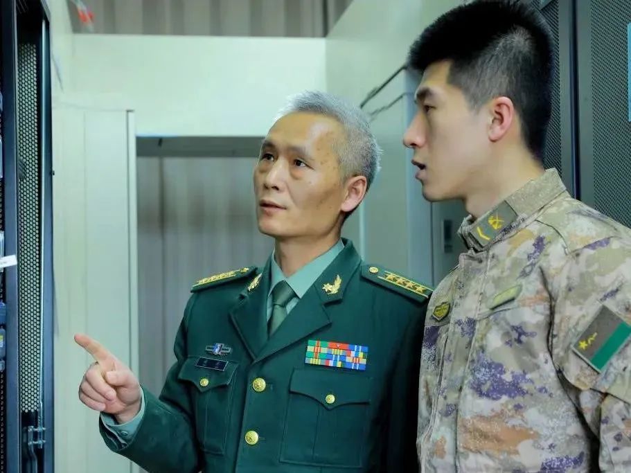 33年兵龄的通信专家光荣退休了_澎湃号·政务_澎湃新闻-the paper