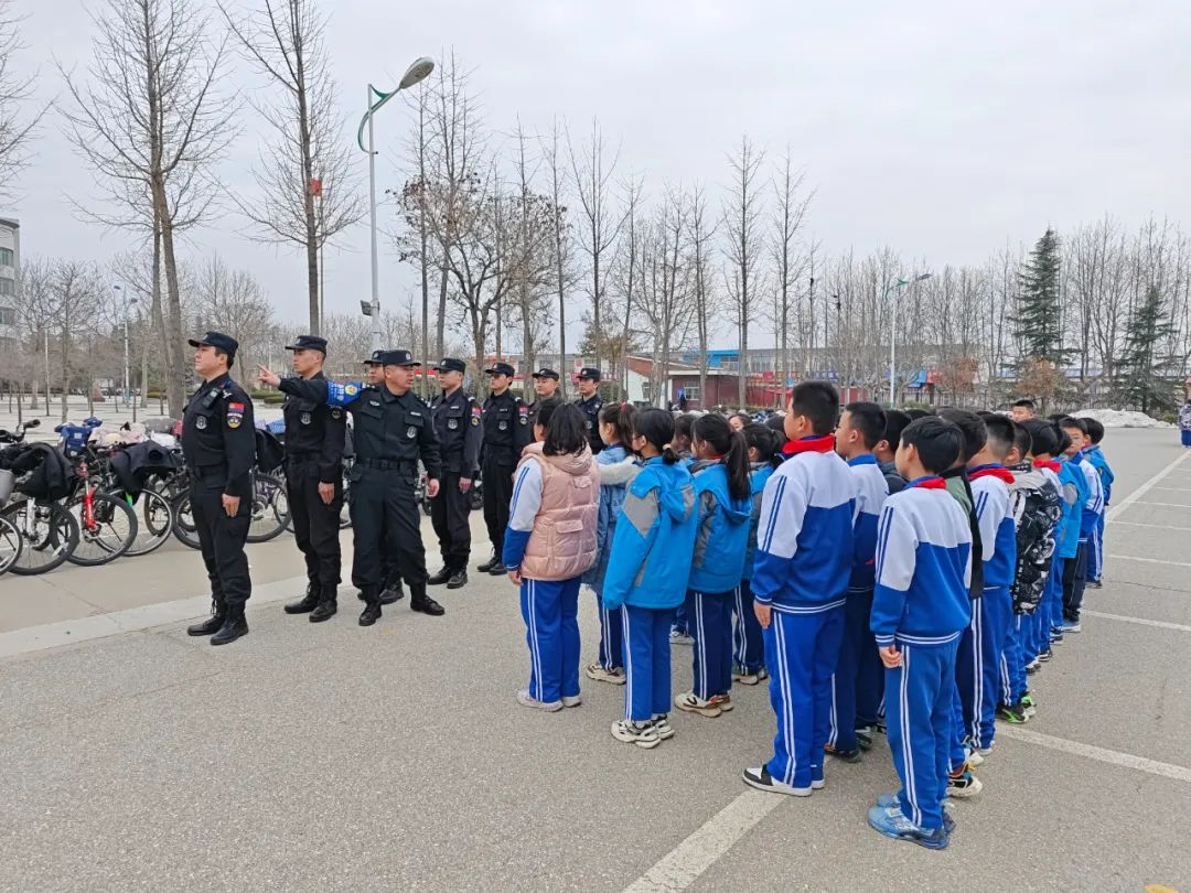 济南路小学邀请北墅监狱干警开展全环境立德树人法治教育讲座.[end]供