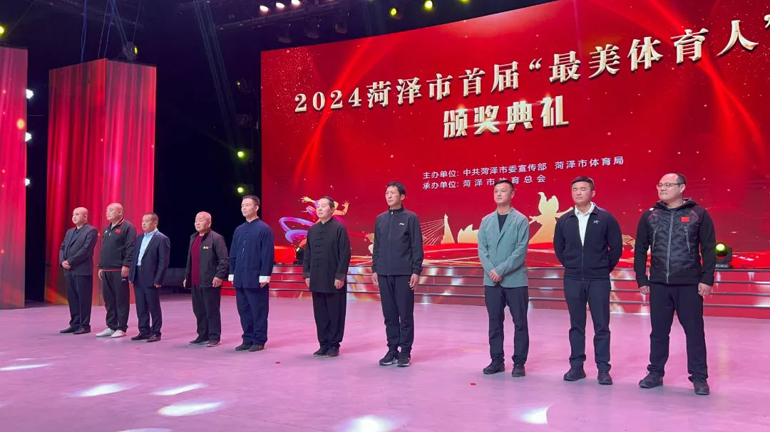从孟令哲,单县一中排球队等运动员和运动团队们展现的拼搏之美,到马